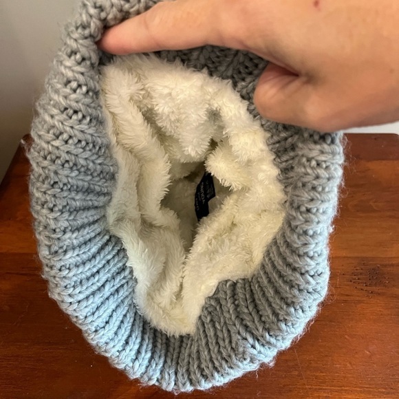 DAVID & Young Faux Fur lined Grey knit winter hat COZY! Pom Pom - Picture 4 of 9